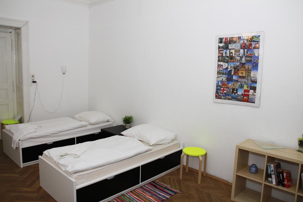 Apartment Rimska 34 Prague Ngoại thất bức ảnh